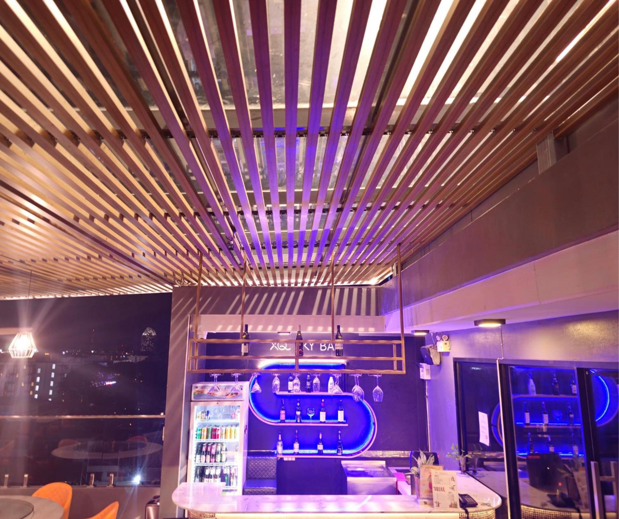 Xq Pattaya Hotel Esterno foto