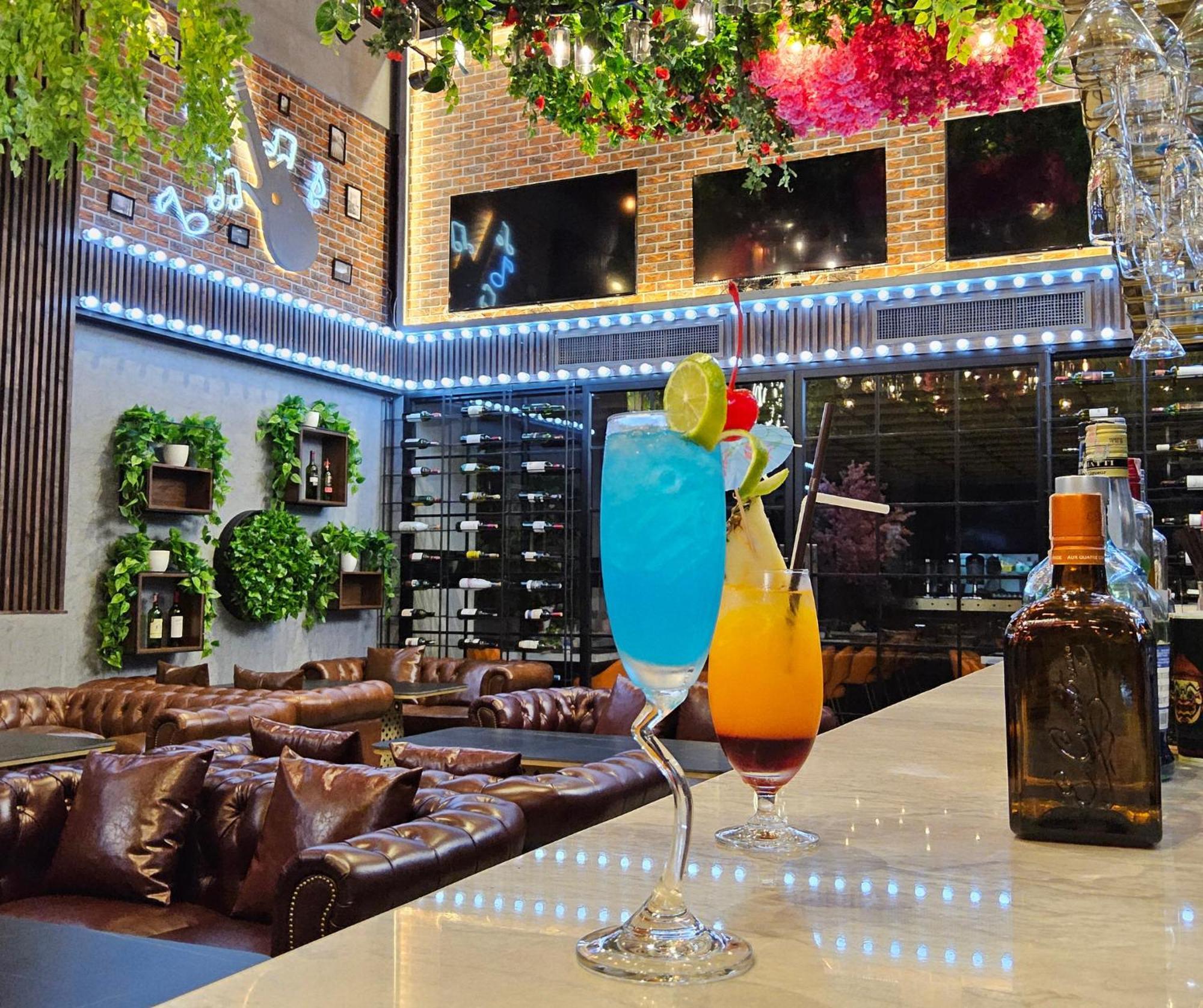 Xq Pattaya Hotel Esterno foto