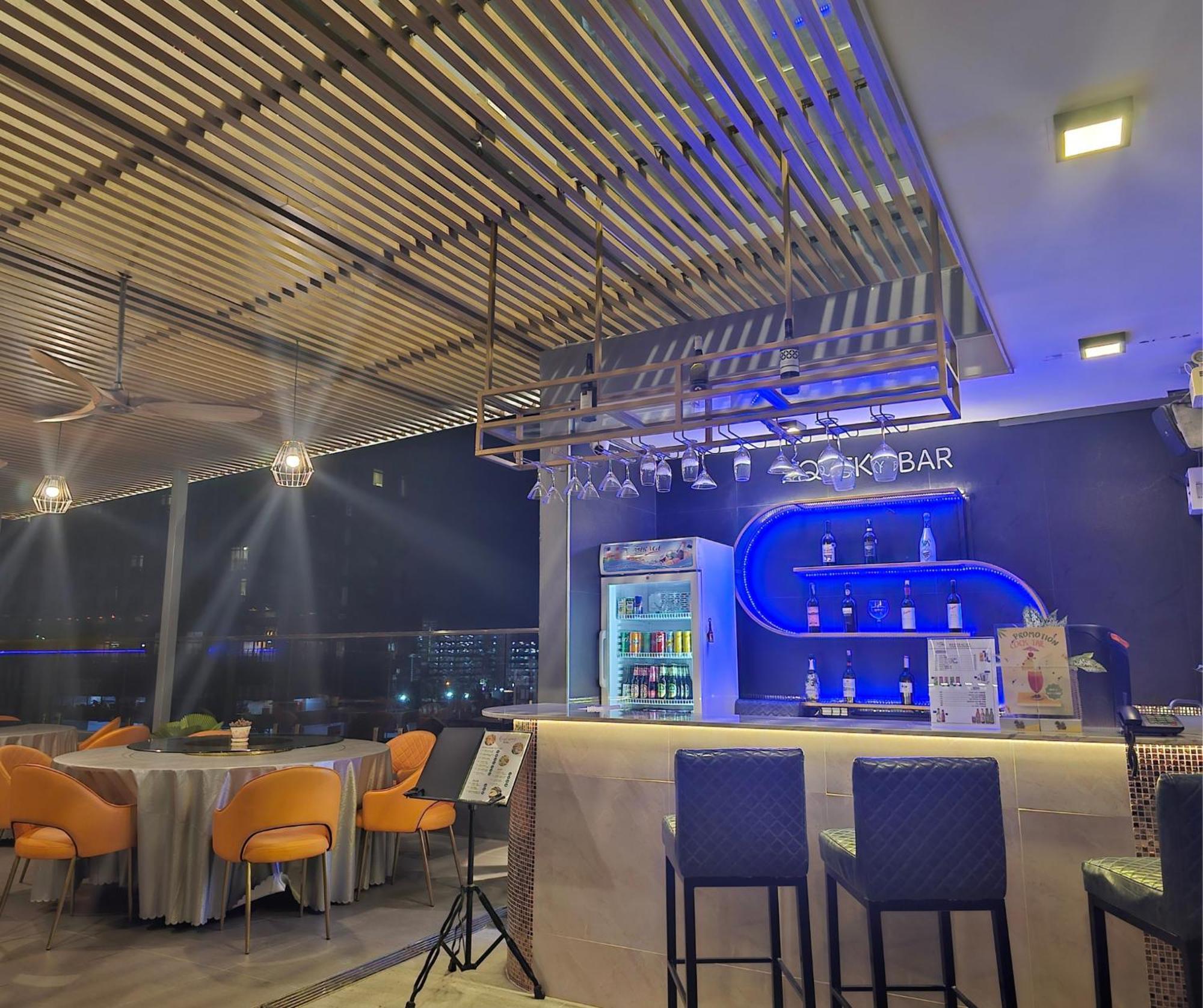 Xq Pattaya Hotel Esterno foto